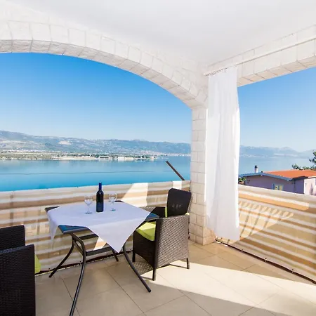 Apartman Holidays Slanada With Terrace And Sea View, Near The & Town Trogir, Free Parking, Quiet Place On Peninsula Ciovo *