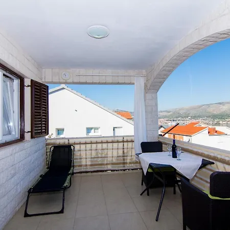 Apartman Holidays Slanada With Terrace And Sea View, Near The & Town Trogir, Free Parking, Quiet Place On Peninsula Ciovo *