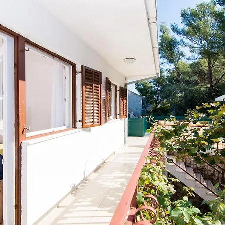 Holidays Slanada With Terrace And Sea View, Near The & Town Trogir, Free Parking, Quiet Place On Peninsula Ciovo Apartament
