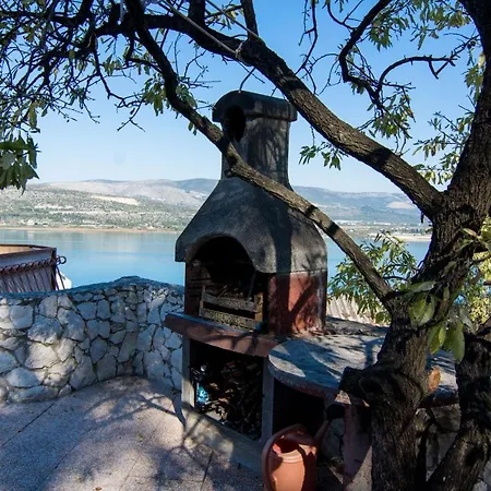 Apartament Holidays Slanada With Terrace And Sea View, Near The & Town Trogir, Free Parking, Quiet Place On Peninsula Ciovo Trogir